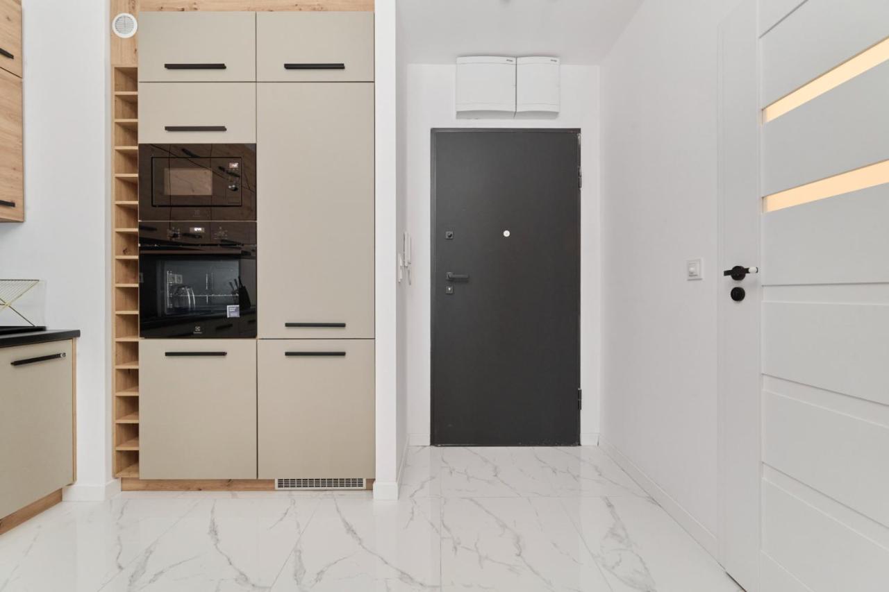 Nowoczesny Apartament Z Balkonem I Parkingiem W Centrum Wroclawia By Noclegi Renters Exterior photo