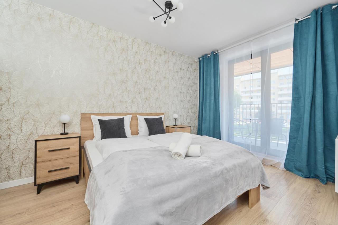 Nowoczesny Apartament Z Balkonem I Parkingiem W Centrum Wroclawia By Noclegi Renters Exterior photo